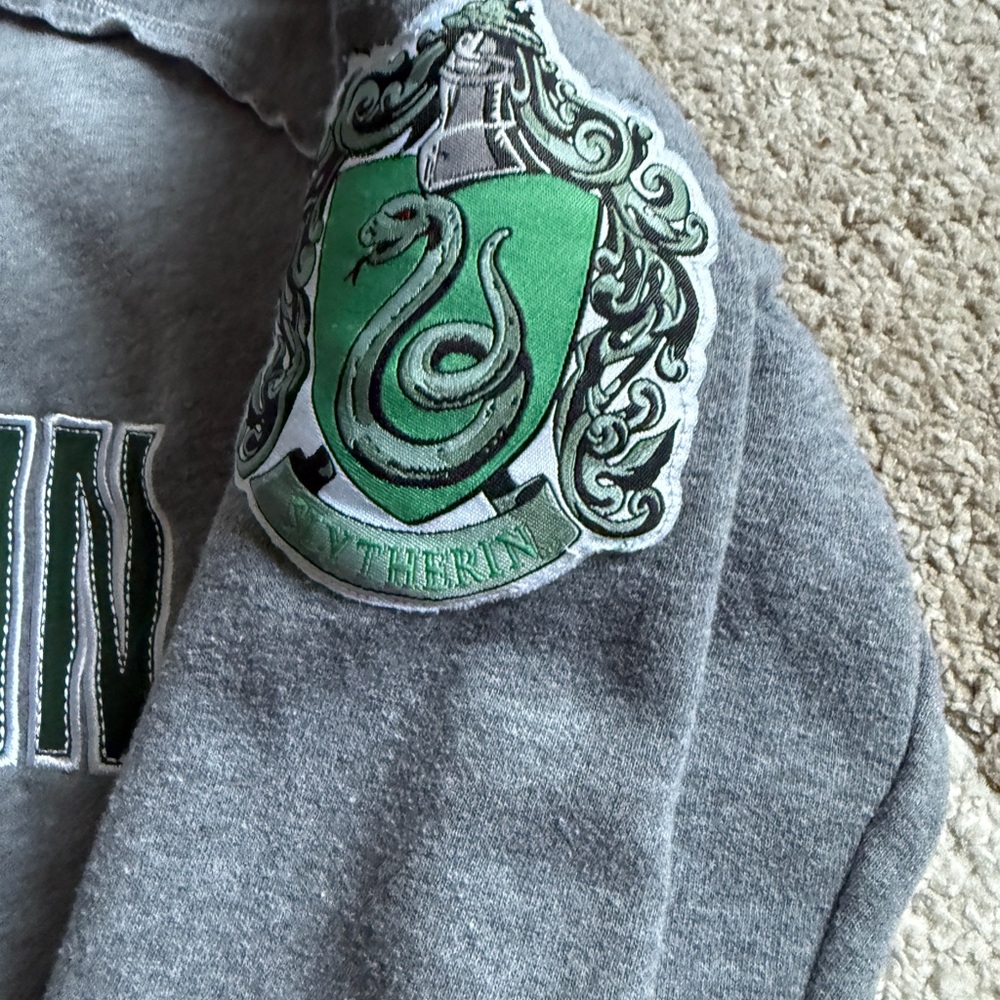 Harry Potter 'Slytherin' Pullover Gray Sweatshirt - XL - Picture 6 of 7